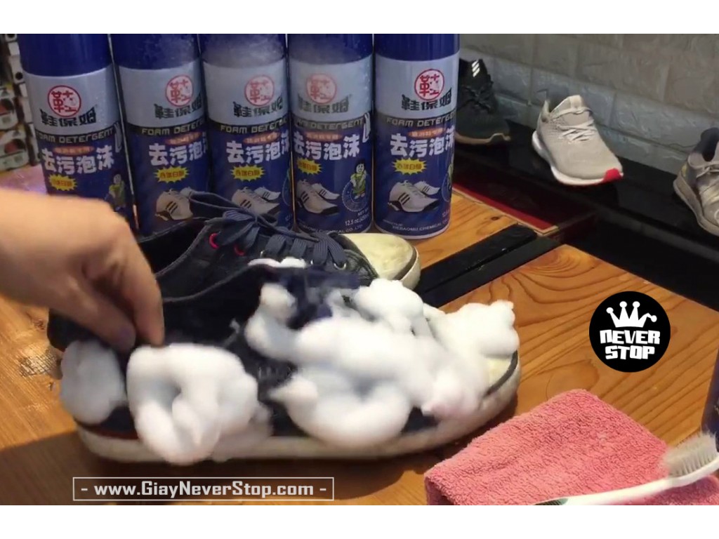 Chai chà giày bọt tuyết siêu sạch chuyên dụng cho giày sneakers giá rẻ HCM